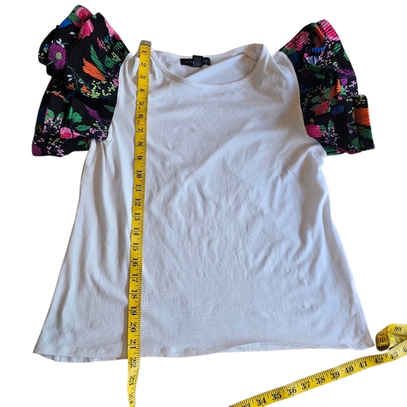 Love Story Top Short Sleeve T-shirt Size Large White Floral Flutter Sleeves - Picture 9 of 13
